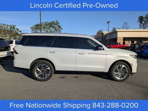 Certified 2025 Lincoln Navigator Reserve image 3