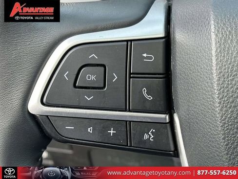 Used 2023 Toyota Highlander XLE AWD/4WD image 27