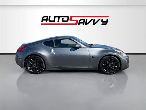 Used 2017 Nissan 370Z Coupe image 8