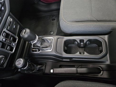 Used 2024 Jeep Wrangler Unlimited Sahara AWD/4WD image 25