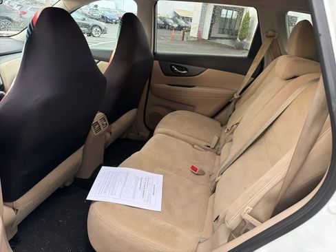 Used 2016 Nissan Rogue SV image 6