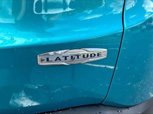 Used 2022 Jeep Renegade Latitude w/ Convenience Group AWD/4WD image 23