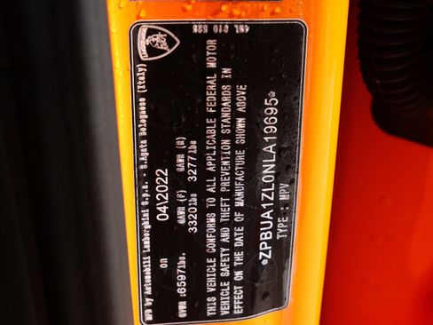 Used 2022 Lamborghini Urus image 27