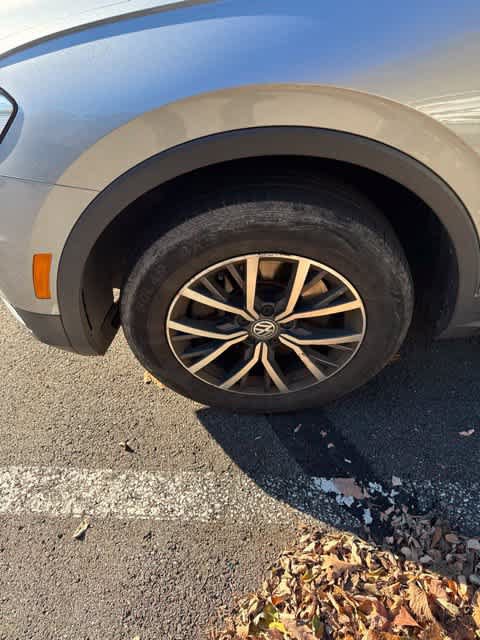 Used 2019 Volkswagen Tiguan SE w/ Panoramic Sunroof Package FWD image 10