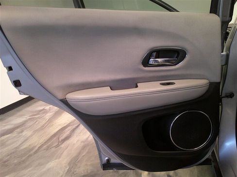 Used 2017 Honda HR-V EX image 28