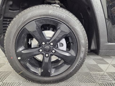 New 2026 Jeep Grand Cherokee Limited w/ Limited Altitude Package AWD/4WD image 8