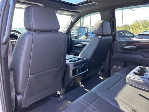 Used 2024 Chevrolet Silverado 2500 High Country w/ High Country Premium Package image 50