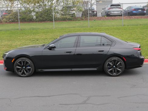 Used 2023 BMW 740i w/ Parking Assistance Package RWD image 6
