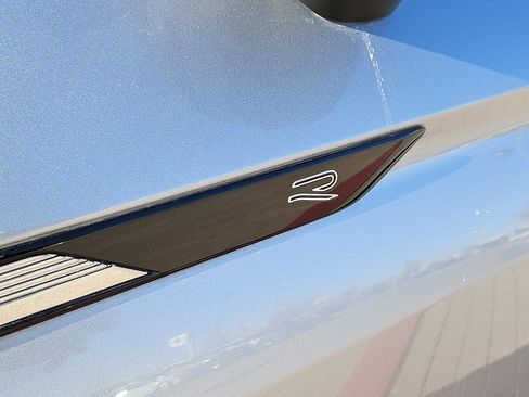 Certified 2022 Volkswagen Tiguan SE R-Line image 6