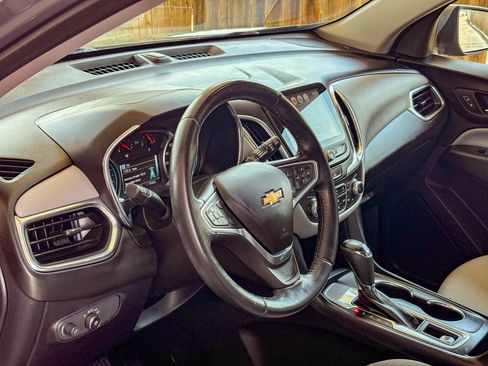 Used 2018 Chevrolet Equinox LT w/ Sun & Infotainment Package FWD image 19