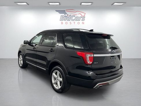 Used 2016 Ford Explorer XLT w/ Equipment Group 202A image 6