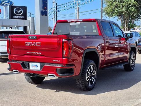 Used 2025 GMC Sierra 1500 AT4 w/ AT4 Premium Package AWD/4WD image 8