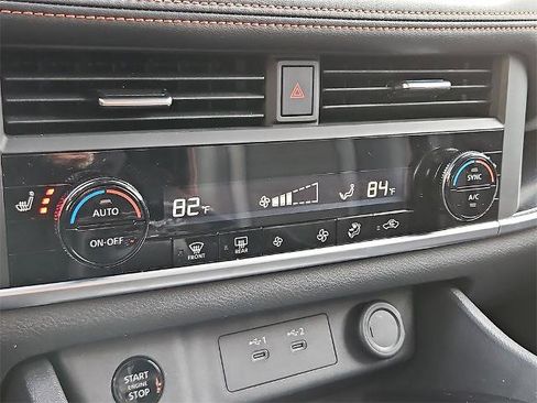 Certified 2025 Nissan Rogue SV image 18