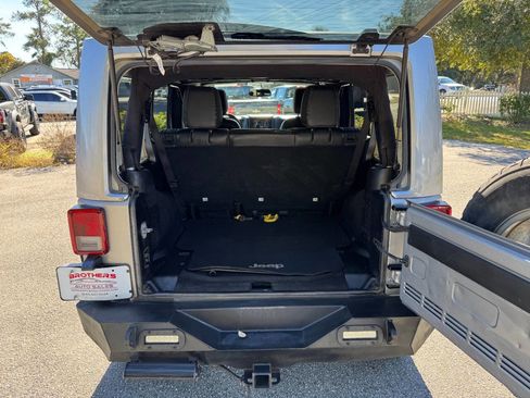 Used 2016 Jeep Wrangler Unlimited Sahara w/ Dual Top Group image 14
