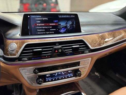 Used 2018 BMW 740e xDrive AWD/4WD image 24