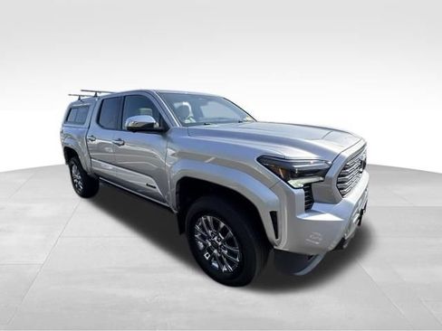Used 2024 Toyota Tacoma Limited w/ Limited Package (LT) AWD/4WD image 10
