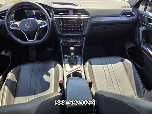 Certified 2022 Volkswagen Tiguan SE FWD image 13