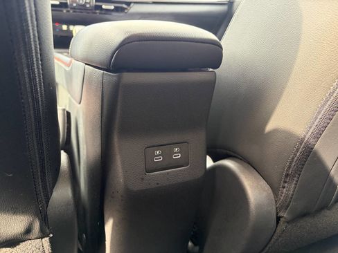 Used 2025 Nissan Kicks SR w/ Illumination Package image 34