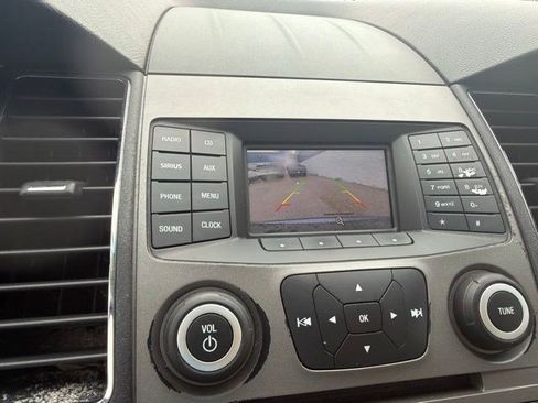 Used 2018 Ford Taurus SE FWD image 27