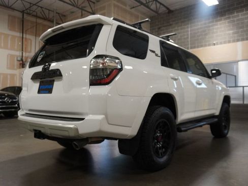 Used 2019 Toyota 4Runner TRD Off-Road Premium AWD/4WD image 4