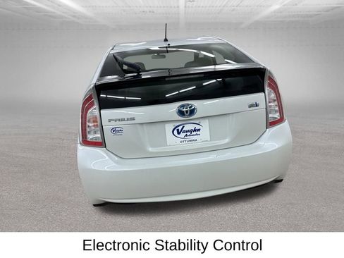 Used 2014 Toyota Prius Two image 11