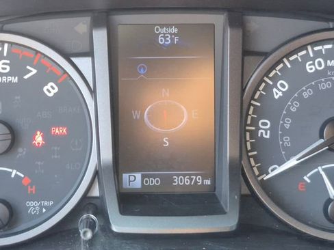 Used 2020 Toyota Tacoma TRD Sport w/ Technology Package RWD image 11