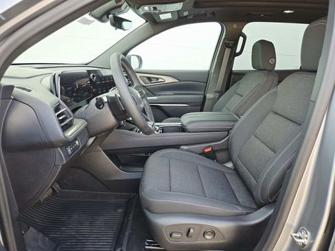 New 2027 Chevrolet Traverse LT w/ Sun and Wheel Package AWD/4WD image 12