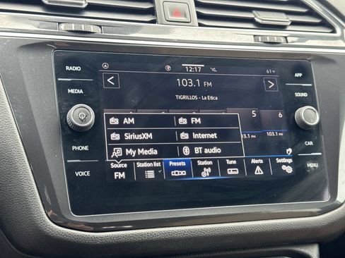 Certified 2022 Volkswagen Tiguan SE R-Line image 15