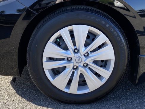 Used 2024 Nissan Sentra S image 9