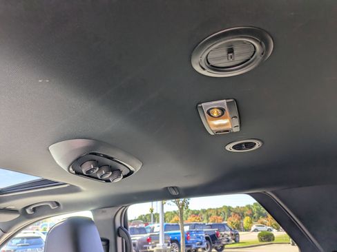 Used 2024 Dodge Durango GT image 32