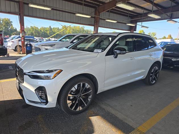 Used 2026 Volvo XC60 B5 Plus AWD/4WD image 3