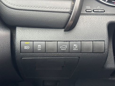 Used 2019 Toyota Camry SE image 22