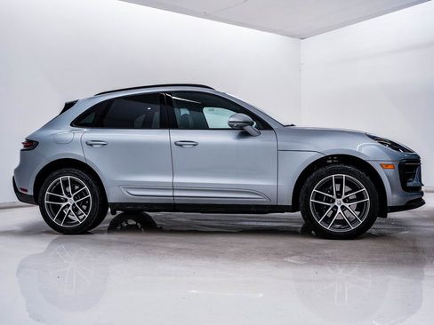 Certified 2025 Porsche Macan image 9