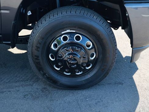 New 2026 RAM 3500 Big Horn AWD/4WD image 8
