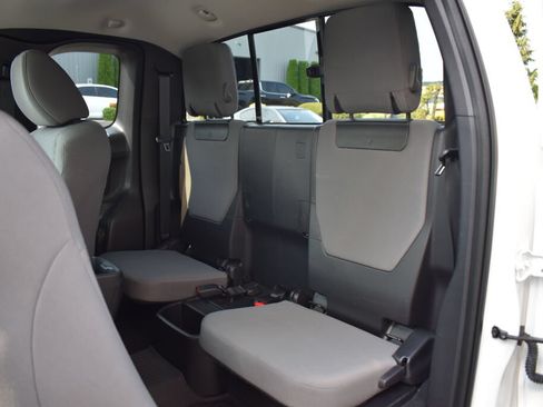 Certified 2020 Toyota Tacoma SR w/ SR Convenience Package AWD/4WD image 20