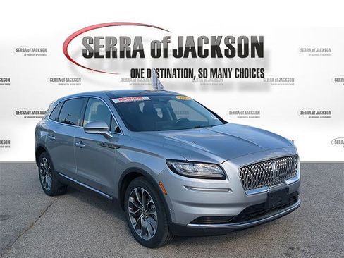 Used 2022 Lincoln Nautilus Reserve w/ Equipment Group 201A AWD/4WD image 2