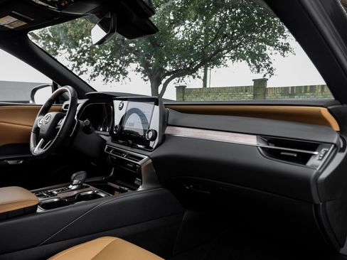 Used 2023 Lexus RX 350 Premium image 24