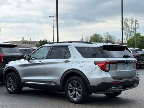 Used 2025 Ford Explorer Active w/ Active Comfort Package AWD/4WD image 46