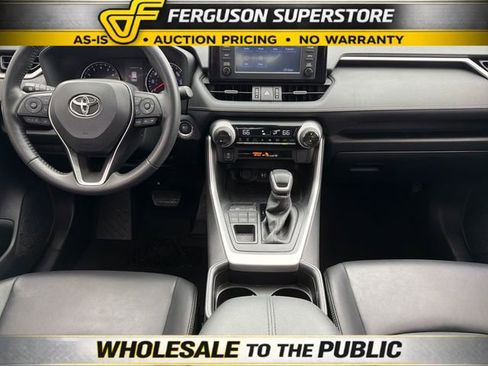 Used 2019 Toyota RAV4 XLE Premium AWD/4WD image 9