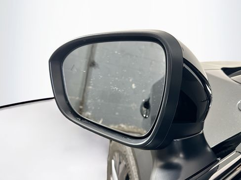 Used 2023 Nissan Ariya FWD image 16