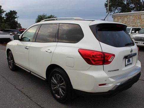 Used 2018 Nissan Pathfinder SL AWD/4WD image 5