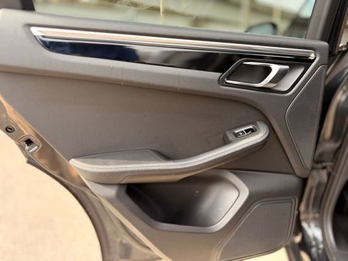 Used 2017 Porsche Macan Base image 31