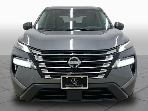 Used 2024 Nissan Rogue S FWD image 4