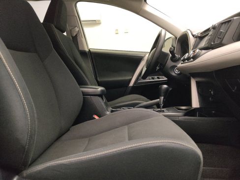 Used 2018 Toyota RAV4 LE w/ All Weather Liner Package FWD image 21