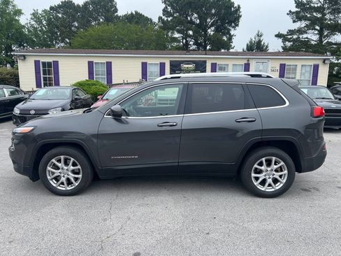 Used 2015 Jeep Cherokee Latitude FWD image 9