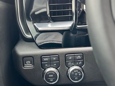 Certified 2024 GMC Sierra 1500 Elevation w/ Elevation Premium Package image 22