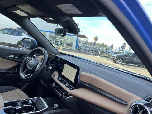 Used 2025 Chevrolet Equinox ACTIV w/ Safety and Technology Package image 29