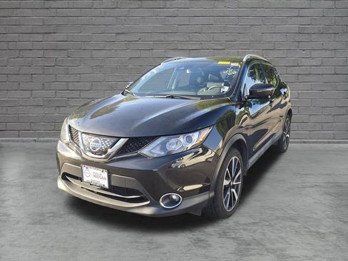 Used 2018 Nissan Rogue Sport SL w/ SL Premium Package AWD/4WD image 3
