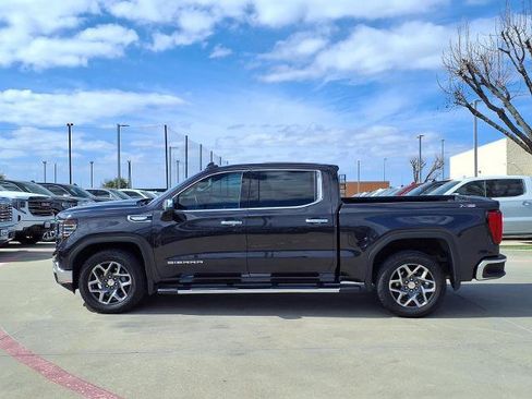 Certified 2023 GMC Sierra 1500 SLT image 26