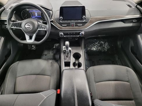 Used 2025 Nissan Altima 2.5 SV image 6